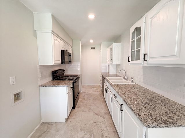 1102 Hillwood Drive, Lewisville, TX 75067