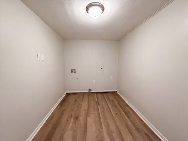 1102 Hillwood Drive, Lewisville, TX 75067