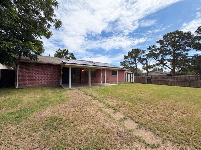 1102 Hillwood Drive, Lewisville, TX 75067