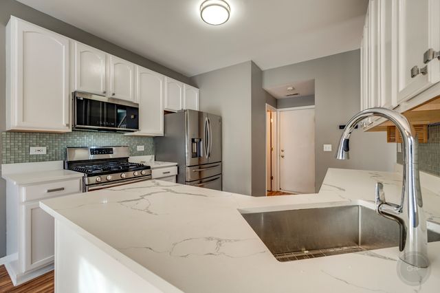 4055 Blackstone Drive 4055, Aurora, IL 60504