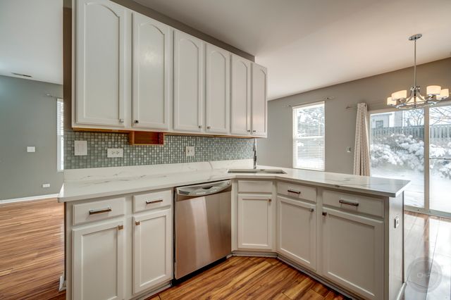 4055 Blackstone Drive 4055, Aurora, IL 60504