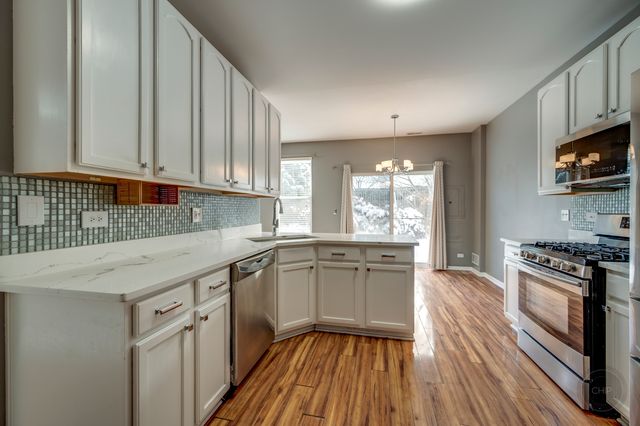 4055 Blackstone Drive 4055, Aurora, IL 60504