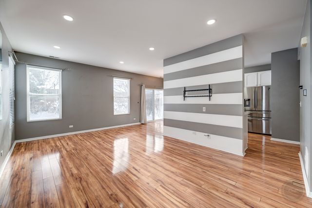 4055 Blackstone Drive 4055, Aurora, IL 60504