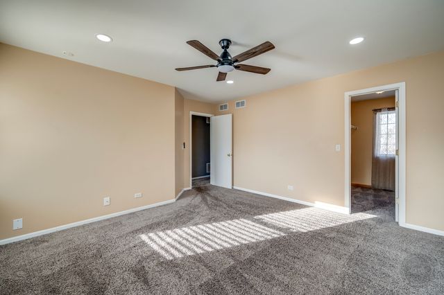 4055 Blackstone Drive 4055, Aurora, IL 60504