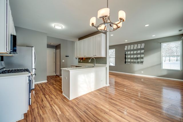 4055 Blackstone Drive 4055, Aurora, IL 60504