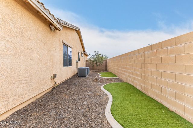 5718 W PECAN Road, Laveen, AZ 85339