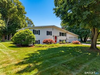 5 Tudor Court East, Old Saybrook, CT 06475