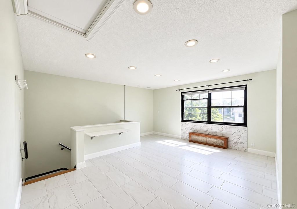 136-73 68th Dr B, Kew Garden Hills, NY 11367 — photo 3