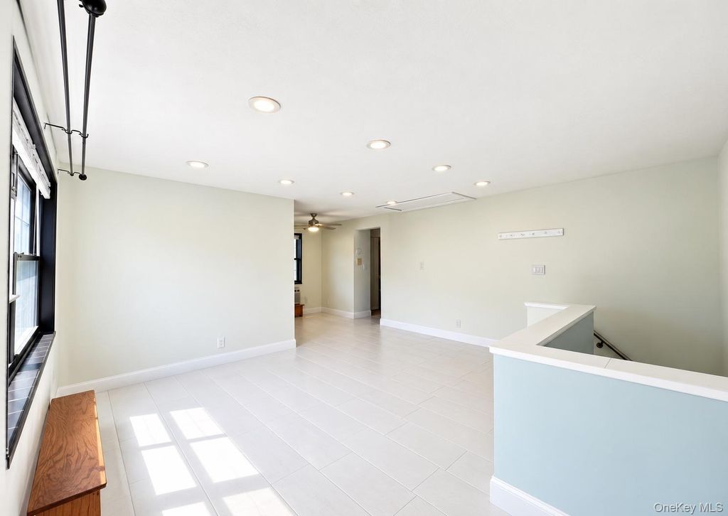 136-73 68th Dr B, Kew Garden Hills, NY 11367 — photo 4