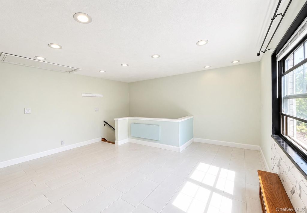 136-73 68th Dr B, Kew Garden Hills, NY 11367 — photo 5
