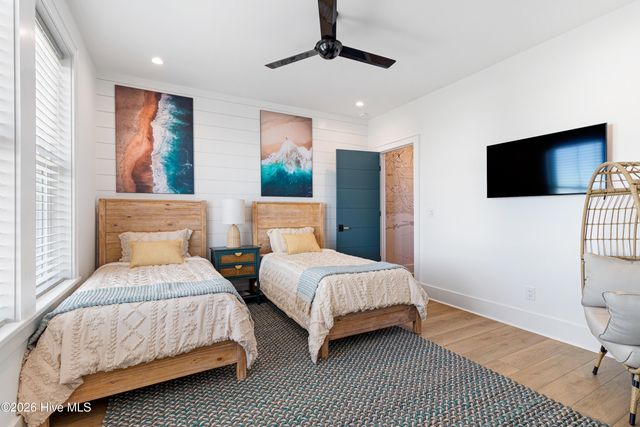 3503 Ocean Drive W, Emerald Isle, NC 28594