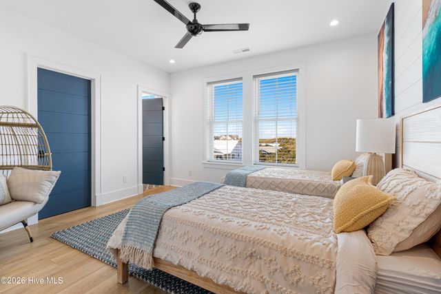 3503 Ocean Drive W, Emerald Isle, NC 28594