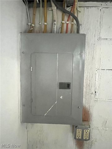 66 Wise Street, Akron, OH 44304