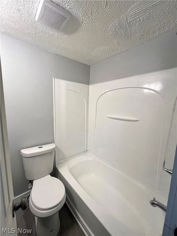 66 Wise Street, Akron, OH 44304