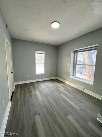 66 Wise Street, Akron, OH 44304