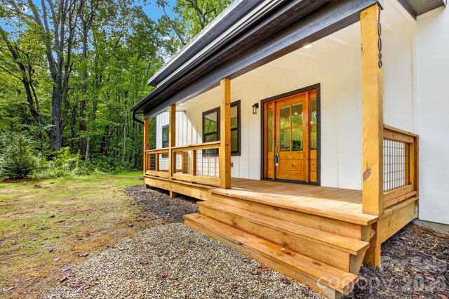 1008 Bell Mountain Road, Zirconia, NC 28790
