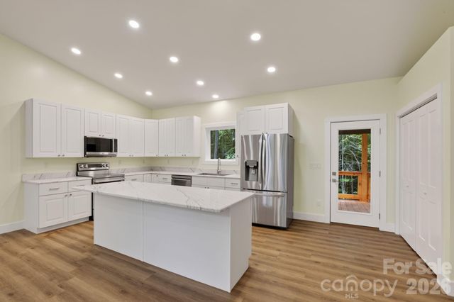 1008 Bell Mountain Road, Zirconia, NC 28790