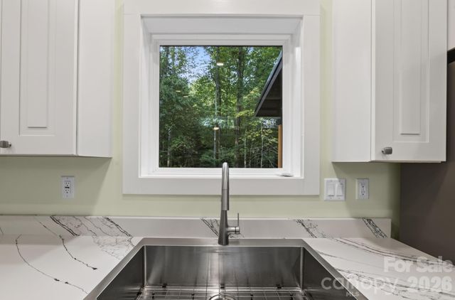 1008 Bell Mountain Road, Zirconia, NC 28790