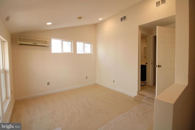 24 E REED AVE, Alexandria, VA 22305