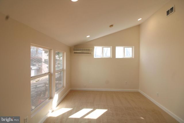 24 E REED AVE, Alexandria, VA 22305
