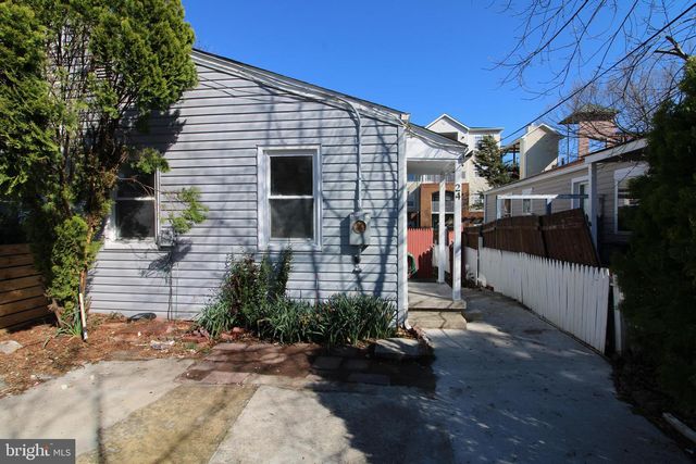 24 E REED AVE, Alexandria, VA 22305
