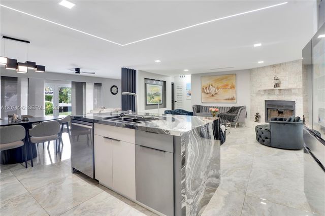 2225 NE 16th Avenue, Wilton Manors, FL 33305