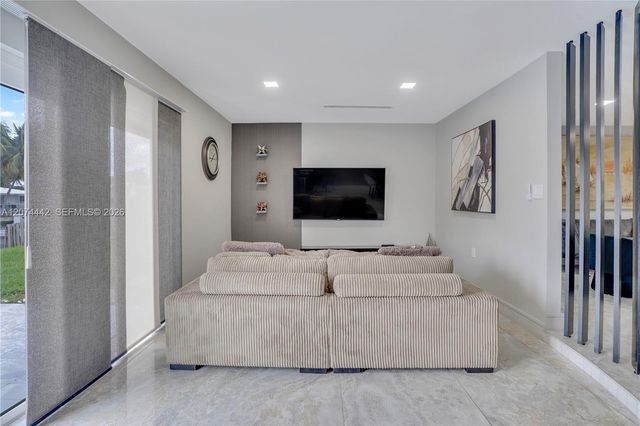 2225 NE 16th Avenue, Wilton Manors, FL 33305