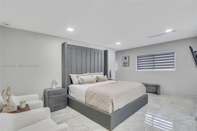 2225 NE 16th Avenue, Wilton Manors, FL 33305
