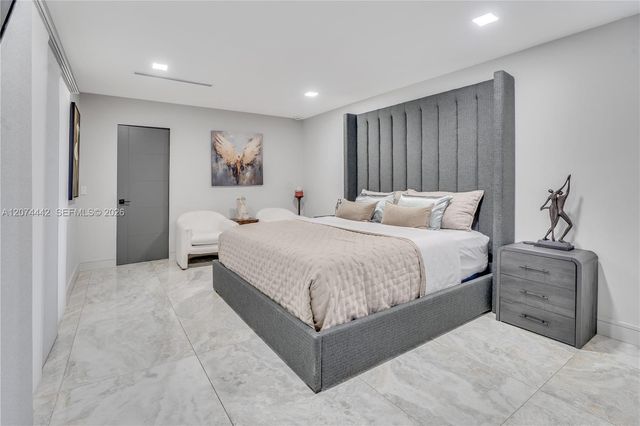 2225 NE 16th Avenue, Wilton Manors, FL 33305