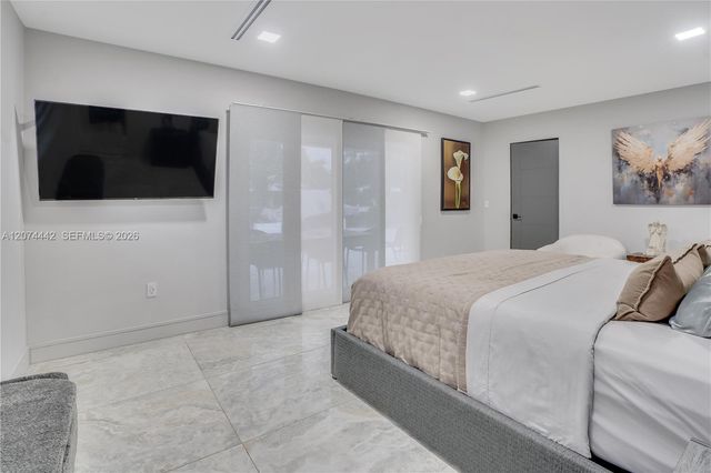 2225 NE 16th Avenue, Wilton Manors, FL 33305