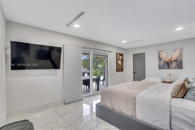 2225 NE 16th Avenue, Wilton Manors, FL 33305