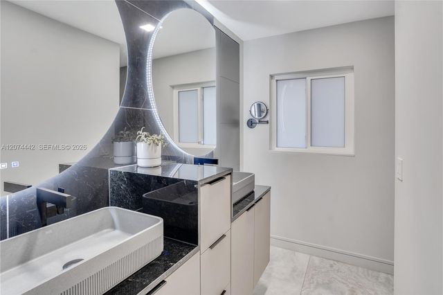 2225 NE 16th Avenue, Wilton Manors, FL 33305