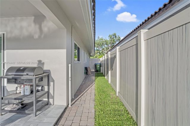2225 NE 16th Avenue, Wilton Manors, FL 33305