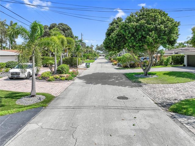 2225 NE 16th Avenue, Wilton Manors, FL 33305