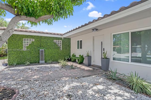 2225 NE 16th Avenue, Wilton Manors, FL 33305