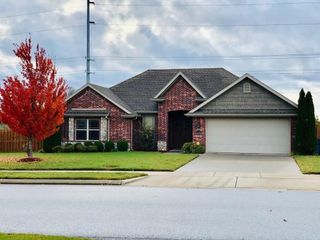 2800 Calm Ridge Road, Bentonville, AR 72713