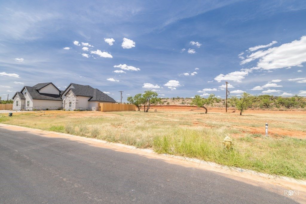 Image 10 of property listing at 2318 Palms Court, San Angelo, TX 76904