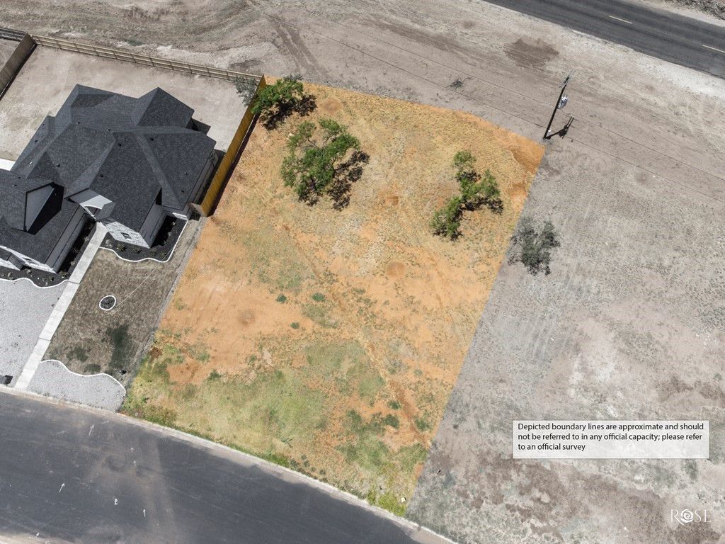 Image 6 of property listing at 2318 Palms Court, San Angelo, TX 76904