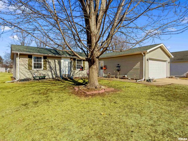 1227 E LOCUST Street, Canton, IL 61520