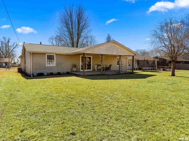 1227 E LOCUST Street, Canton, IL 61520