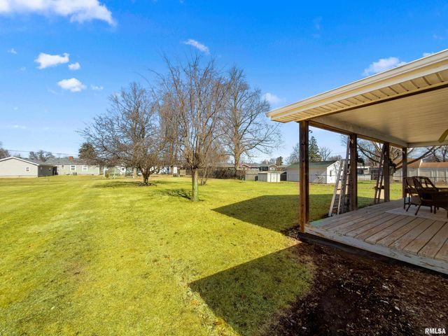 1227 E LOCUST Street, Canton, IL 61520