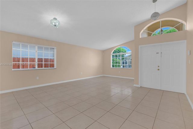 15339 SW 32nd Ter, Miami, FL 33185