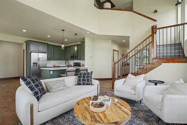 318 6th St, Elgin, OK 73538