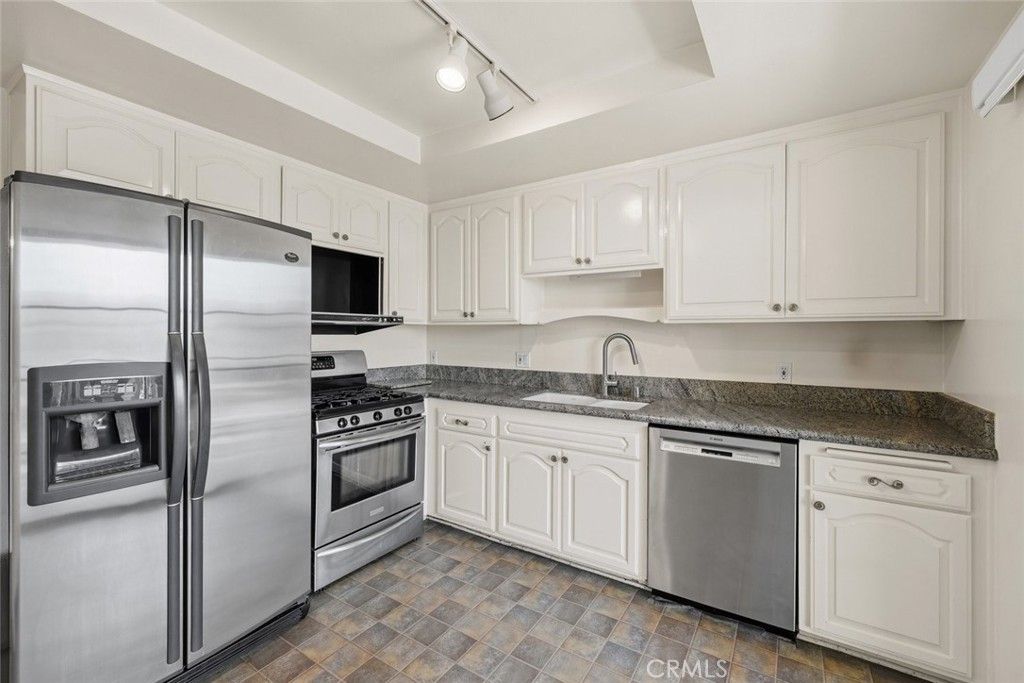 11127 La Maida 10, North Hollywood, CA 91601 — photo 5