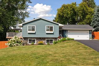 189 Sterling Street N, Maplewood, MN 55119