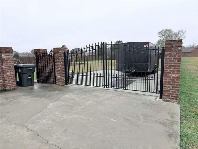 5124 E Worthington Dr Drive, Lake Charles, LA 70605