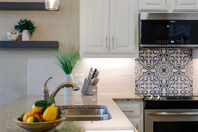 1101 Ivean Pearson RD B103, Lago Vista, TX 78645