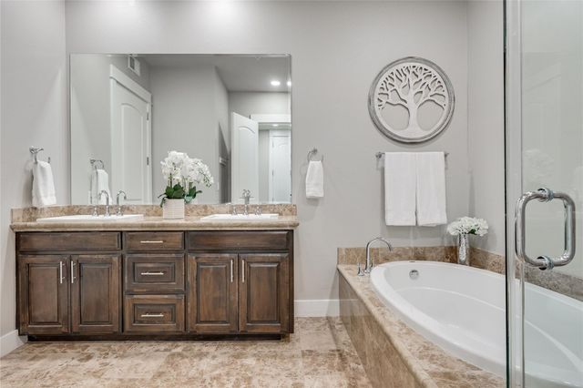 1101 Ivean Pearson RD B103, Lago Vista, TX 78645