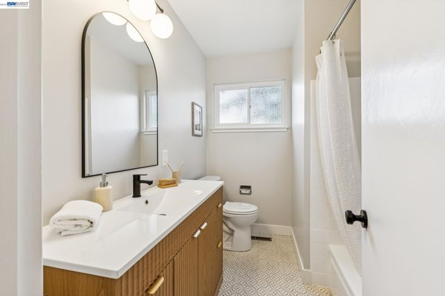 3410 St Marys Rd, Lafayette, CA 94549