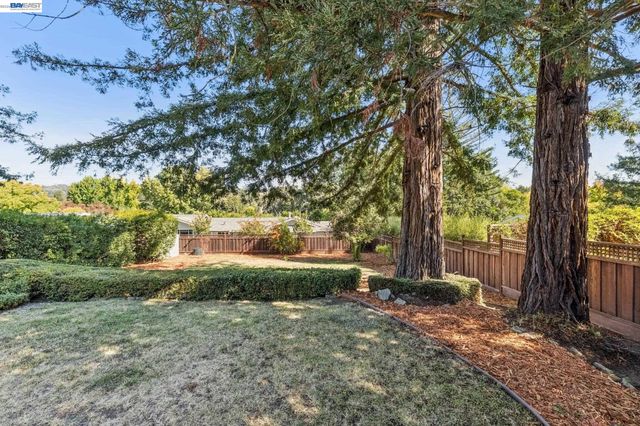 3410 St Marys Rd, Lafayette, CA 94549